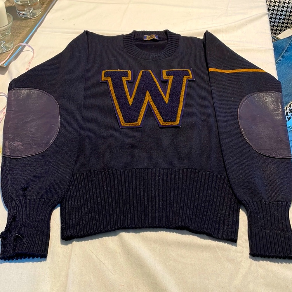 Vintage 1940s High School Letter Sweater Leather elbow patches—Sz 38 - Picture 2 of 12